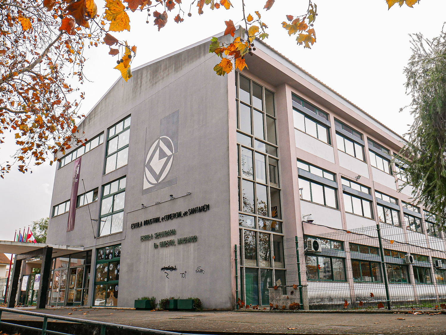 Escola Secundária Dr. Ginestal Machado